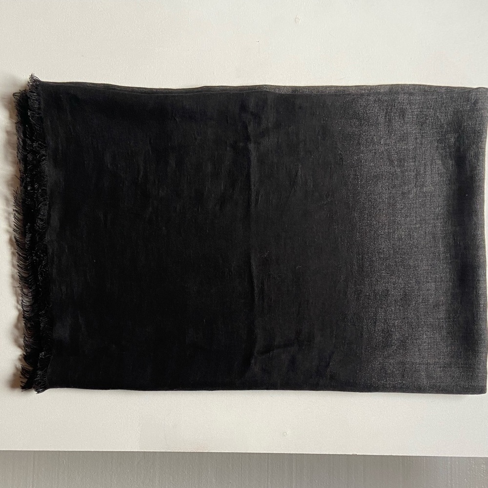 Destin Linen Scarf Wrap Black Gray Made in Italy $340 Retail Luxury Brand - Picture 11 of 16